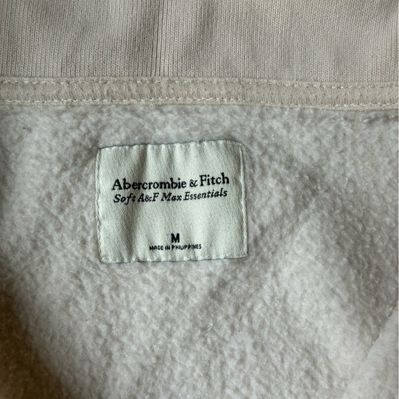 Abercrombie Quarter-Zip Pullover in Cream- Size M - Picture 3 of 6